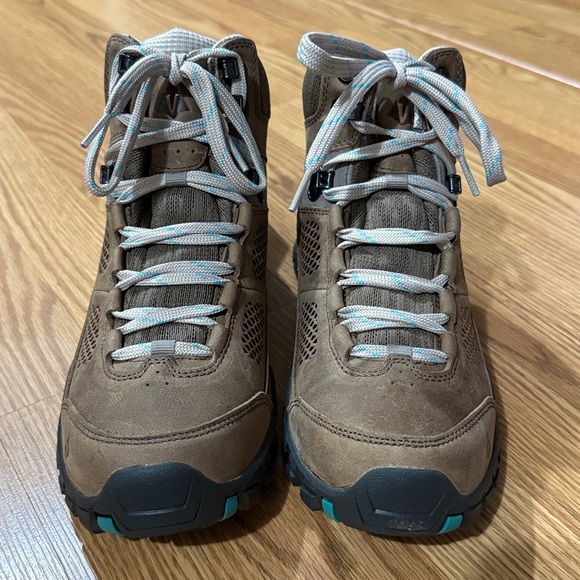 NWT Vasque Talus AT UltraDry Hiking Boot - Women's - Picture 4 of 9